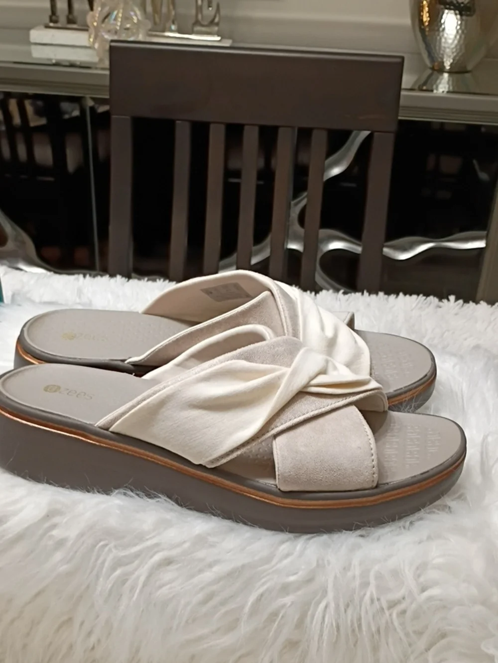 Bzees Take A Bow Cream Twisted Cross-Strap Slide Sandals Rose Gold Trim
